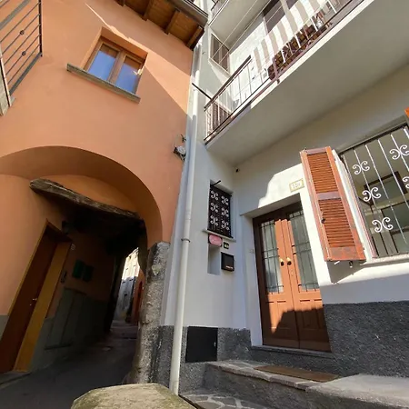 Ca Lina With Private Parking Space Lecco